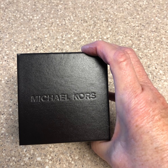 MK watch excellent condition - Picture 2 of 3